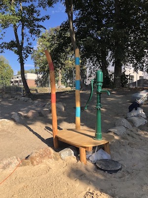 Hort Matschanlage mit Pumpenanlage